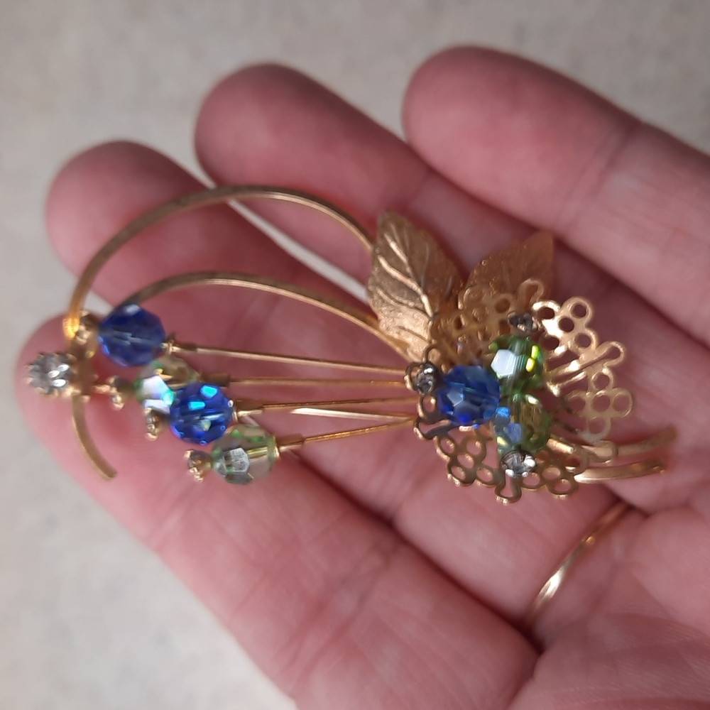 Dainty brooch - Picture 2 of 3